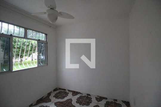 Quarto 2 de apartamento para alugar com 2 quartos, 50m² em Jardim Palmares, Nova Iguaçu