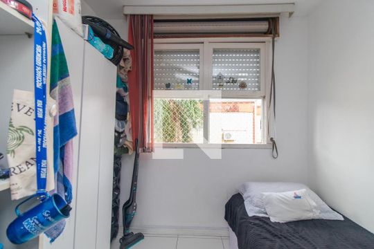Quarto 1 de apartamento para alugar com 3 quartos, 60m² em Camaquã, Porto Alegre