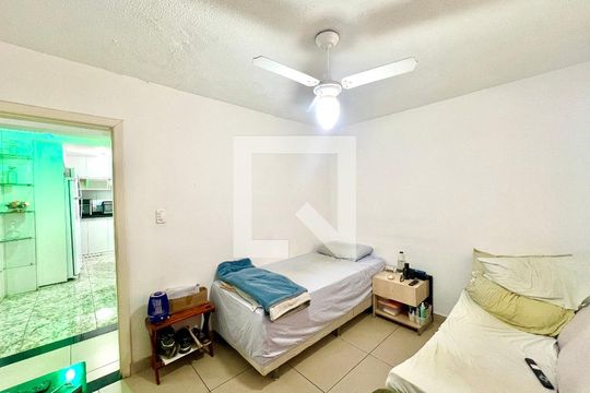 Casa à venda com 5 quartos, 400m² em Rio Branco, Belo Horizonte
