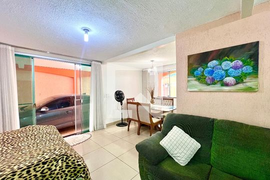 Casa à venda com 5 quartos, 400m² em Rio Branco, Belo Horizonte