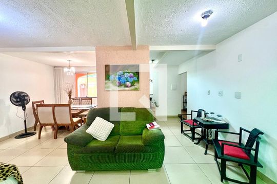 Casa à venda com 5 quartos, 400m² em Rio Branco, Belo Horizonte