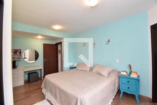 Suíte de casa à venda com 5 quartos, 330m² em Vista Alegre, Curitiba