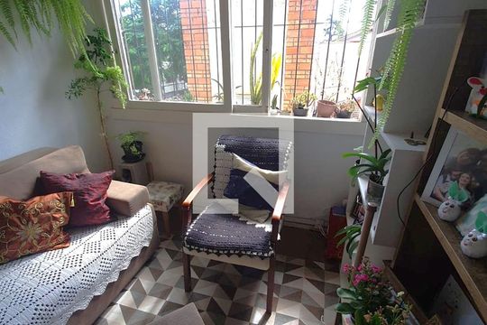 Sala de apartamento à venda com 2 quartos, 65m² em Petrópolis, Porto Alegre