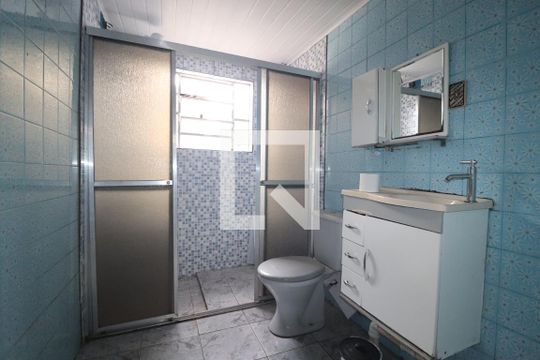 Banheiro 2 de casa à venda com 2 quartos, 80m² em Vila Vitória, Santo André