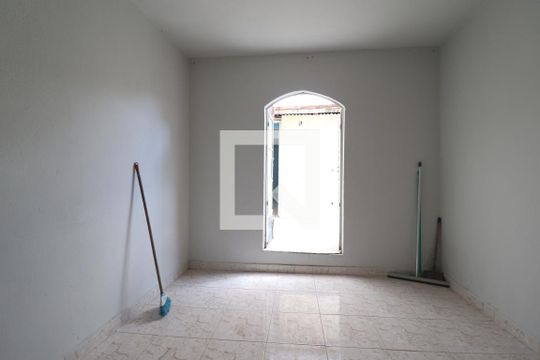 Quarto 2 de casa à venda com 2 quartos, 80m² em Vila Vitória, Santo André