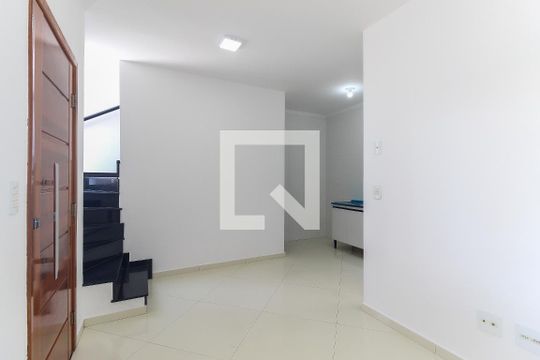 Sala de casa à venda com 2 quartos, 70m² em Parque Guarani, São Paulo