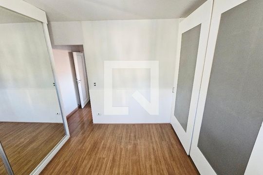 Quarto de casa à venda com 4 quartos, 174m² em Vila Isolina Mazzei, São Paulo