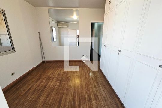 Quarto de casa à venda com 4 quartos, 174m² em Vila Isolina Mazzei, São Paulo