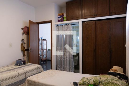 Suíte de casa à venda com 3 quartos, 232m² em Barreiro, Belo Horizonte