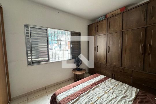 Quarto 1 de casa à venda com 2 quartos, 147m² em Jardim Sao Pedro, Barueri