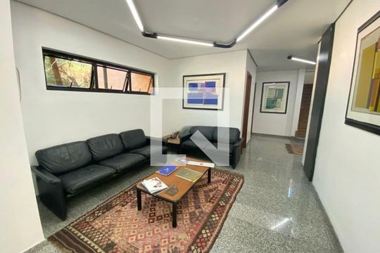 Casa à venda com 1 quarto, 366m² em Jardim Paulista, São Paulo