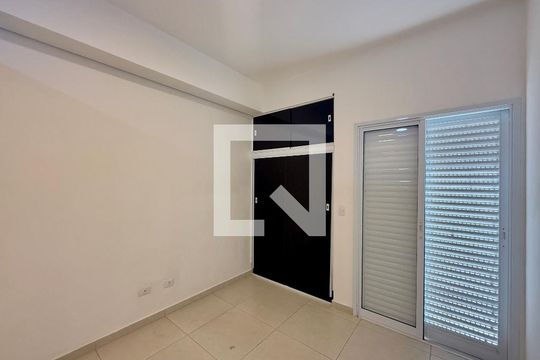 Quarto  de kitnet/studio à venda com 1 quarto, 30m² em Jardim Sabara, São Paulo