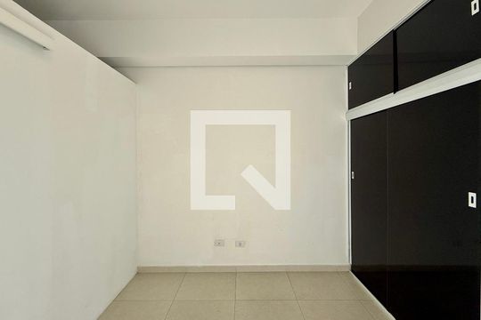 Quarto  de kitnet/studio à venda com 1 quarto, 30m² em Jardim Sabara, São Paulo