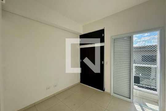 Quarto  de kitnet/studio à venda com 1 quarto, 30m² em Jardim Sabara, São Paulo