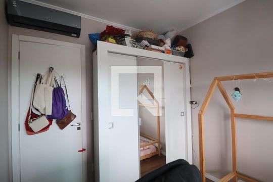 Quarto de apartamento à venda com 2 quartos, 60m² em Niterói, Canoas