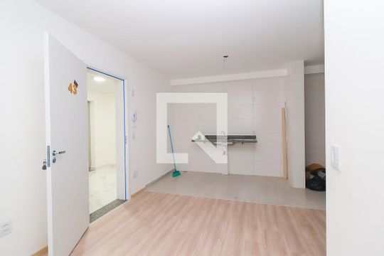 Sala/Quarto de kitnet/studio para alugar com 1 quarto, 28m² em Cidade Antônio Estêvão de Carvalho, São Paulo