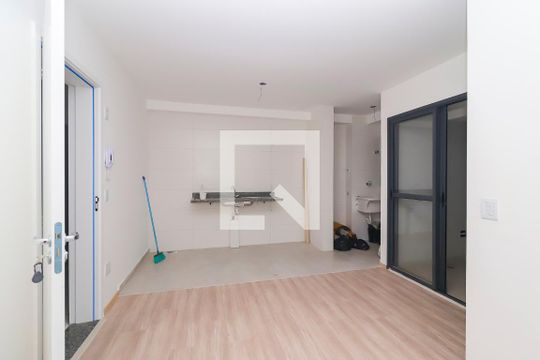 Sala/Quarto de kitnet/studio para alugar com 1 quarto, 28m² em Cidade Antônio Estêvão de Carvalho, São Paulo