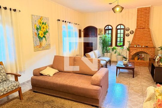 Sala de casa para alugar com 3 quartos, 220m² em Vila Sao Francisco (zona Sul), São Paulo