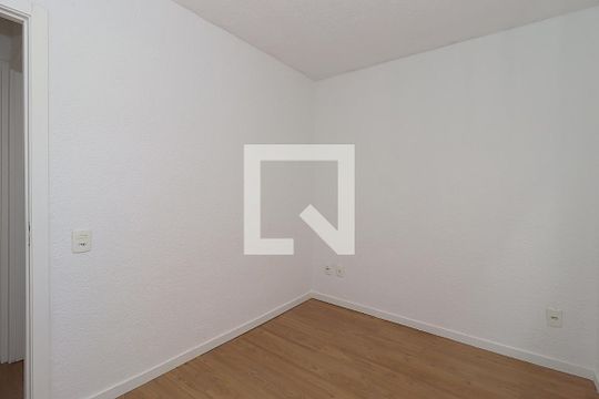 Quarto 1 de apartamento à venda com 2 quartos, 40m² em Sarandi, Porto Alegre