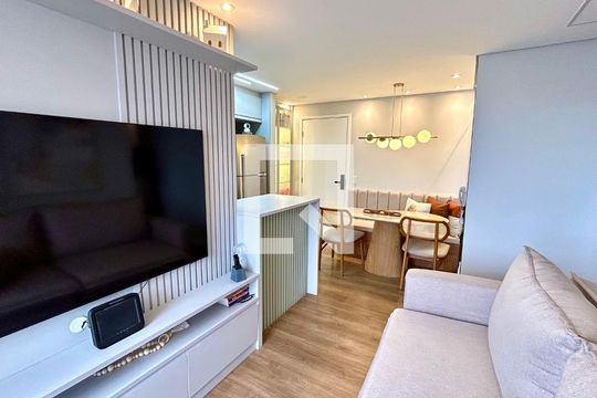 Sala de apartamento à venda com 2 quartos, 47m² em Vila Itapegica, Guarulhos