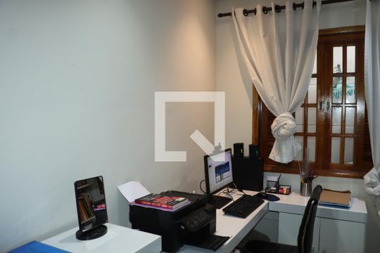 Casa de Condomínio para alugar com 2 quartos, 68m² em Outeiro de Passárgada, Cotia