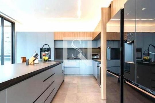 Casa à venda com 3 quartos, 1200m² em Jardim dos Estados, São Paulo