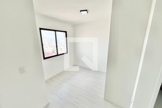 Sala/Quarto/Cozinha de kitnet/studio para alugar com 1 quarto, 30m² em Tucuruvi, São Paulo