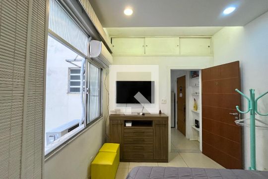 Quarto de apartamento à venda com 1 quarto, 28m² em Copacabana, Rio de Janeiro