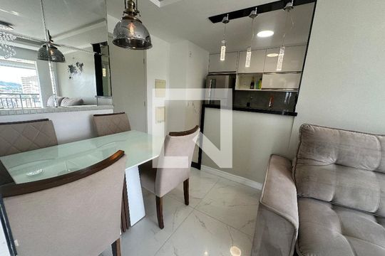 Sala de apartamento à venda com 2 quartos, 71m² em Alphaville Residencial Um, Barueri