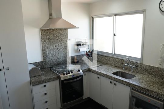 Cozinha de apartamento à venda com 3 quartos, 190m² em Vila Augusta, Guarulhos