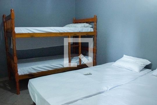 Suíte de apartamento para alugar com 3 quartos, 110m² em Algodoal, Cabo Frio