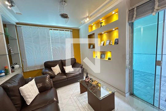 Sala de casa de condomínio à venda com 4 quartos, 400m² em Vila Valqueire, Rio de Janeiro