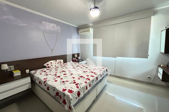 Quarto 1 - Suíte de casa de condomínio à venda com 4 quartos, 400m² em Vila Valqueire, Rio de Janeiro