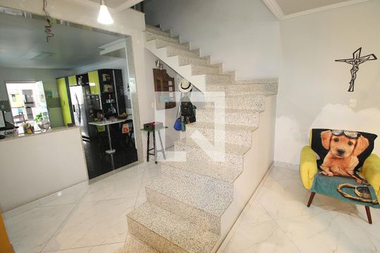 Escada de casa de condomínio à venda com 4 quartos, 400m² em Vila Valqueire, Rio de Janeiro