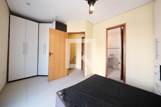 Suíte 1 de casa para alugar com 4 quartos, 200m² em Jardim Aricanduva, São Paulo