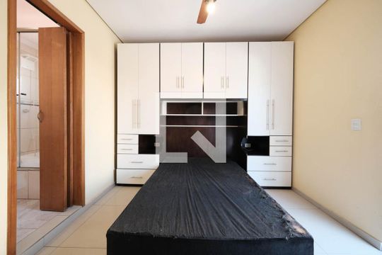 Suíte 1 de casa para alugar com 4 quartos, 200m² em Jardim Aricanduva, São Paulo