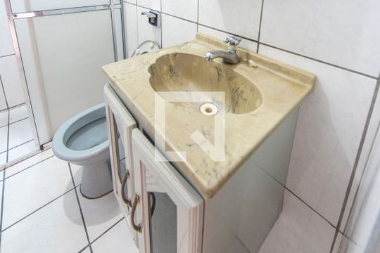 Banheiro  de casa à venda com 2 quartos, 89m² em Jardim Cipreste, São Bernardo do Campo