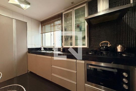 Cozinha de apartamento à venda com 4 quartos, 270m² em Cidade Nova, Belo Horizonte