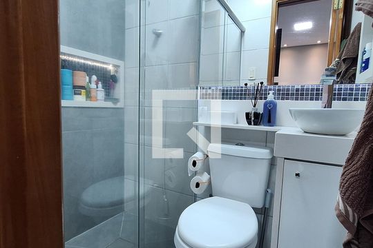 Banheiro da Suíte de apartamento à venda com 2 quartos, 102m² em Vila Curuçá, Santo André