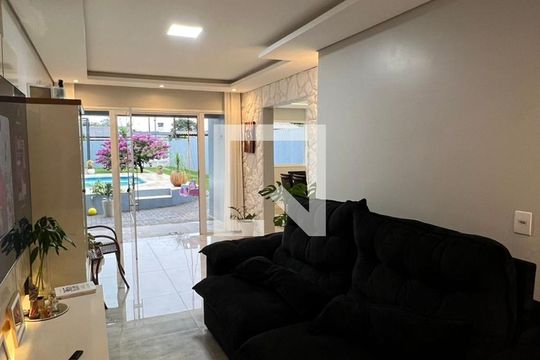 Casa à venda com 3 quartos, 220m² em Santo Afonso, Novo Hamburgo