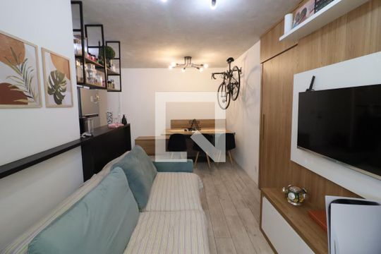 Sala de apartamento à venda com 2 quartos, 48m² em Centro, Osasco