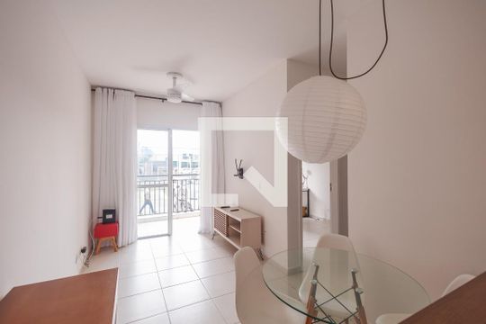 Sala de apartamento para alugar com 3 quartos, 69m² em Areão, Taubaté