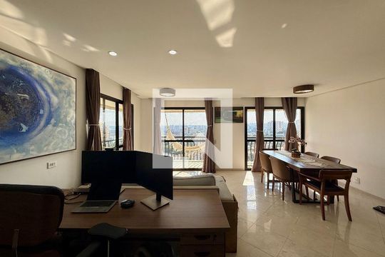 Sala  de apartamento à venda com 3 quartos, 148m² em Santo Amaro, São Paulo