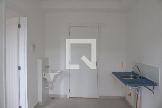 Sala e Cozinha Integrada de apartamento para alugar com 1 quarto, 24m² em Parque Industrial Tomas Edson, São Paulo