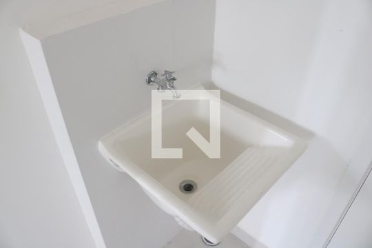 Sala e Cozinha Integrada de apartamento para alugar com 1 quarto, 24m² em Parque Industrial Tomas Edson, São Paulo