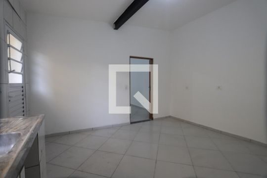Sala e Cozinha de casa para alugar com 1 quarto, 42m² em Vila Ester, São Paulo