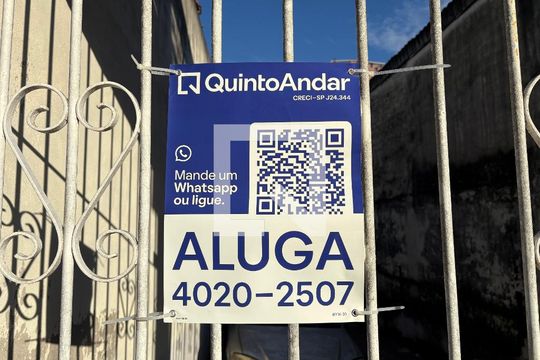 Placa instalada de casa para alugar com 1 quarto, 34m² em Vila Ester, São Paulo