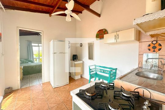 Sala/Cozinha de apartamento para alugar com 1 quarto, 48m² em São João do Rio Vermelho, Florianópolis