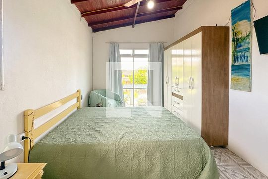Quarto  de apartamento para alugar com 1 quarto, 48m² em São João do Rio Vermelho, Florianópolis