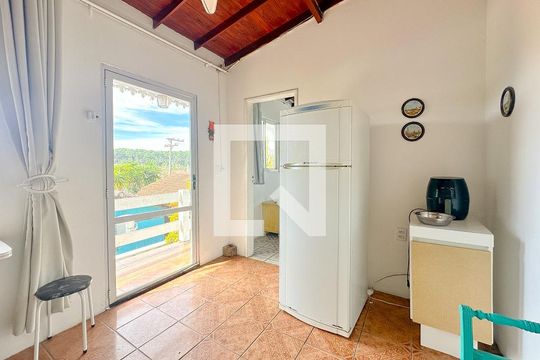 Sala/Cozinha de apartamento para alugar com 1 quarto, 48m² em São João do Rio Vermelho, Florianópolis